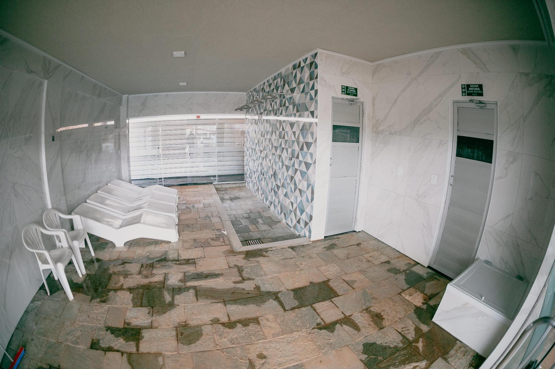image-housing-carousel
