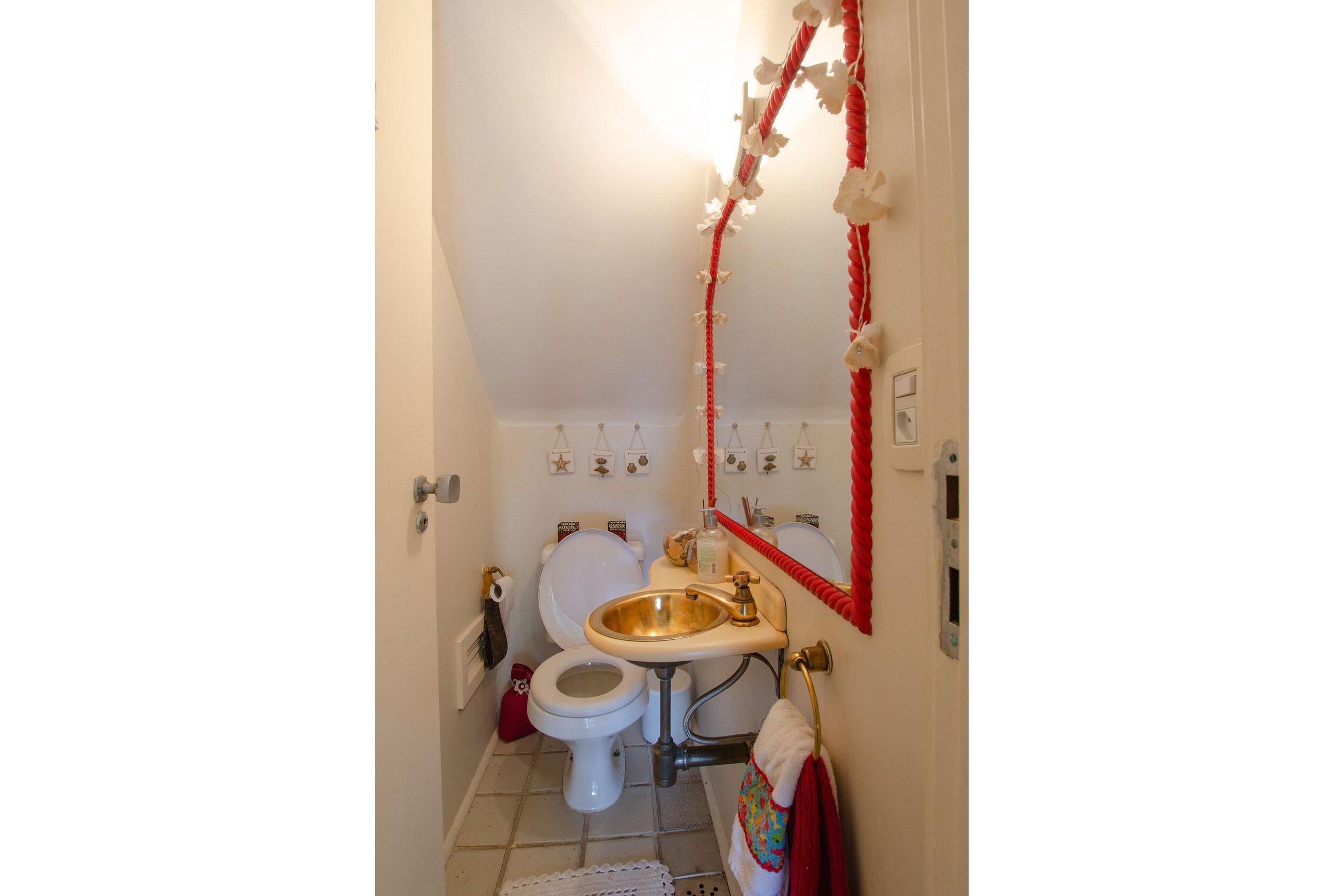 image-housing-carousel