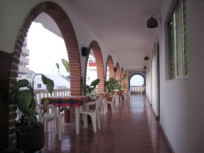 image-housing-carousel