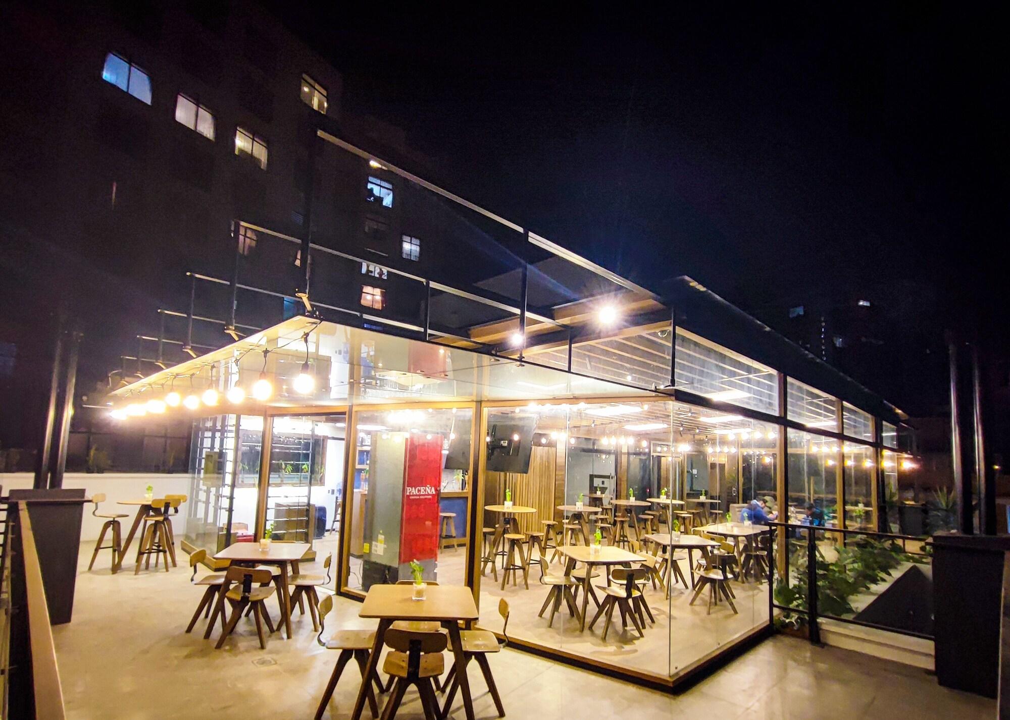 image-housing-carousel