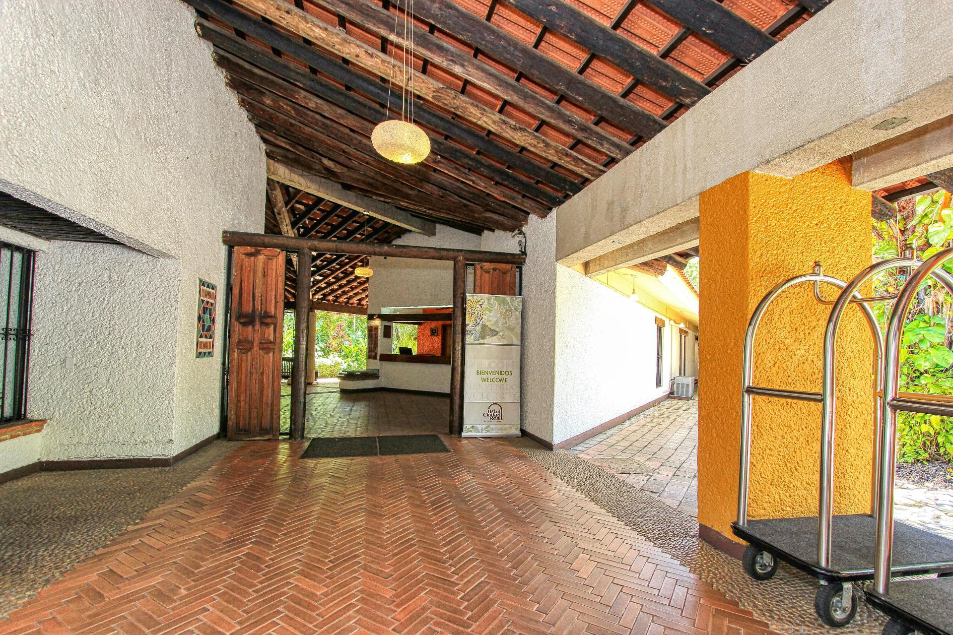 image-housing-carousel