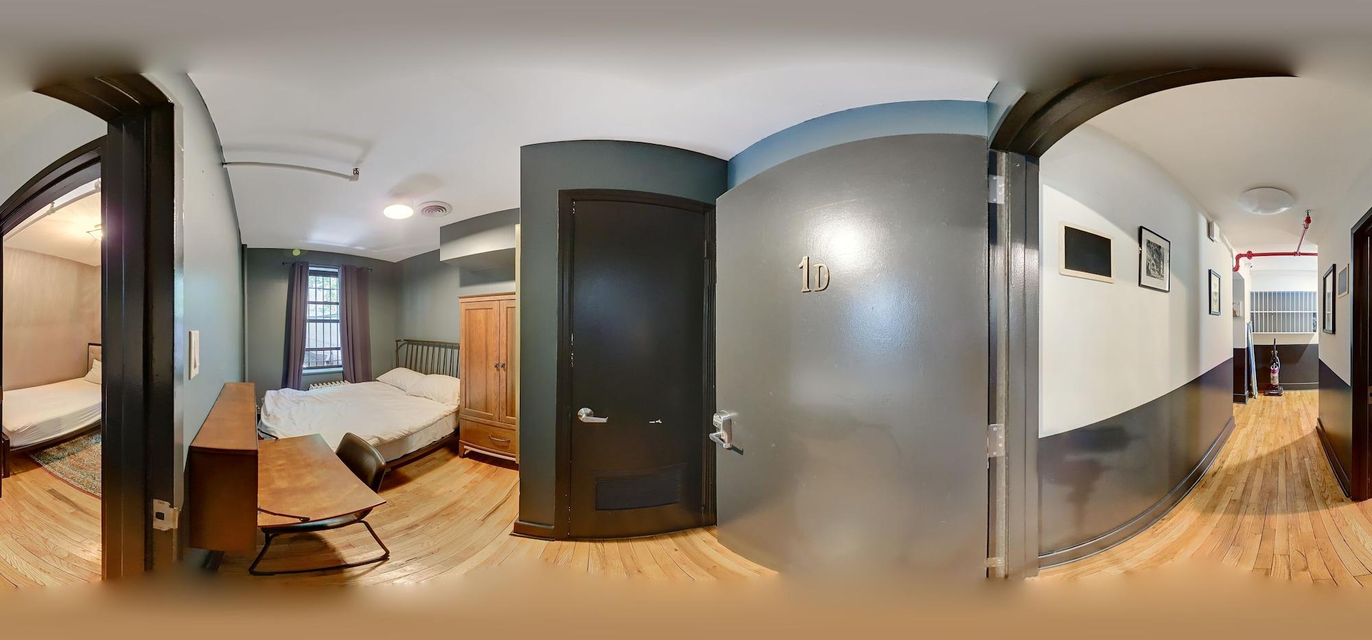 image-housing-carousel