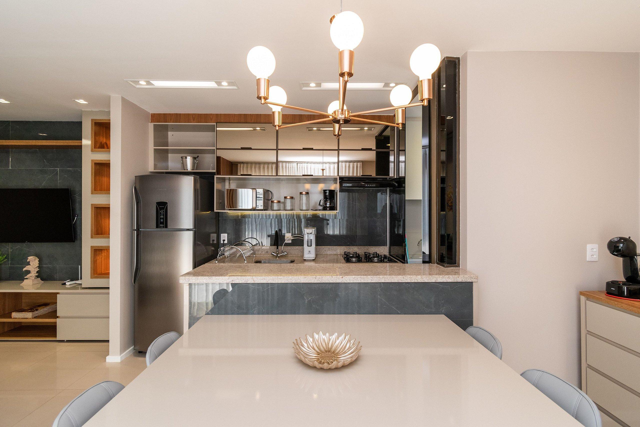 image-housing-carousel