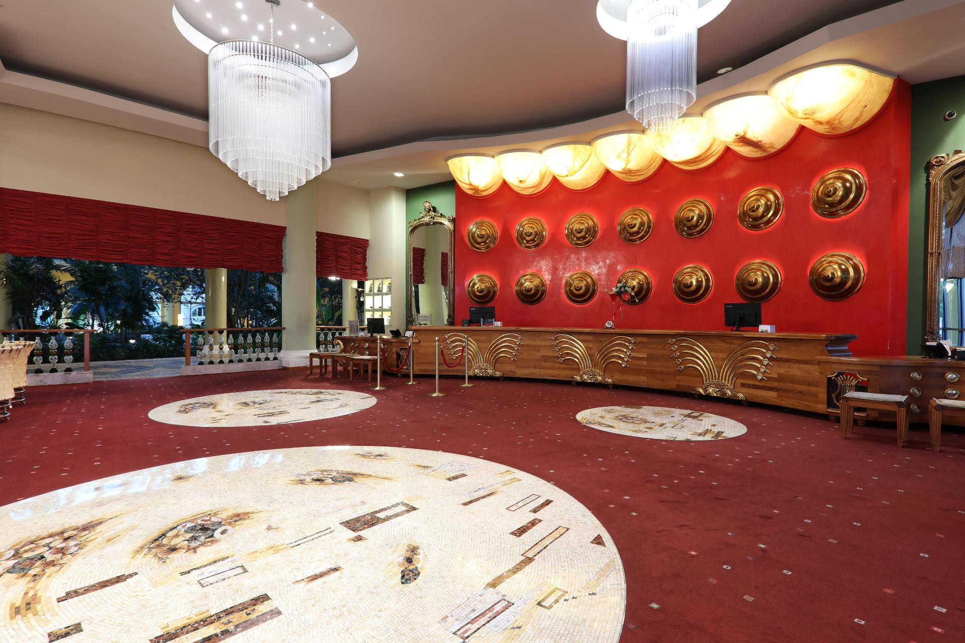 image-housing-carousel