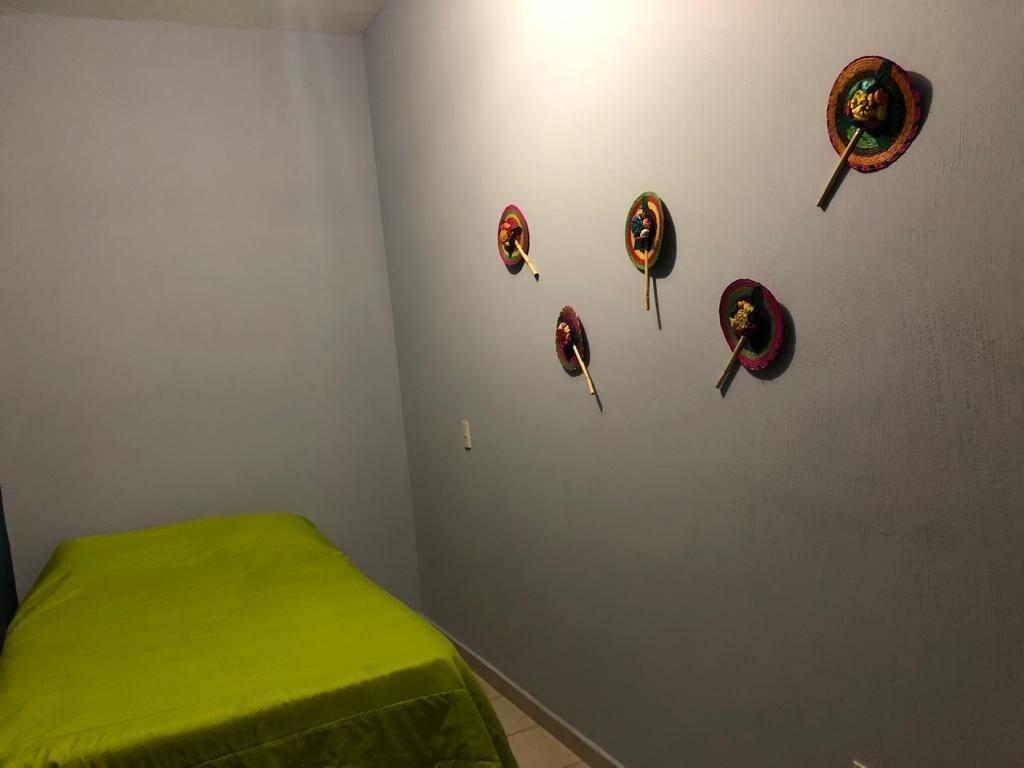 image-housing-carousel