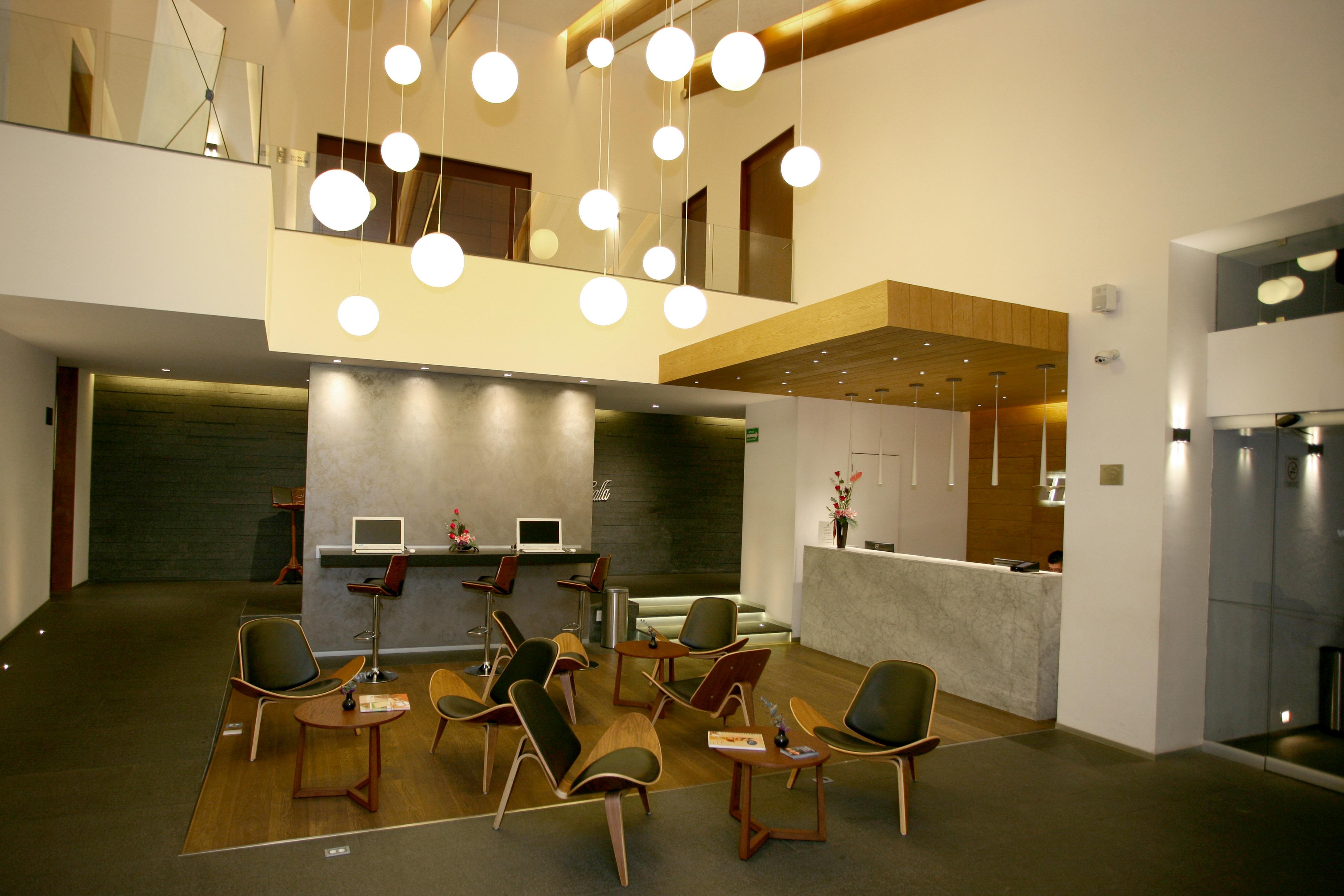 image-housing-carousel