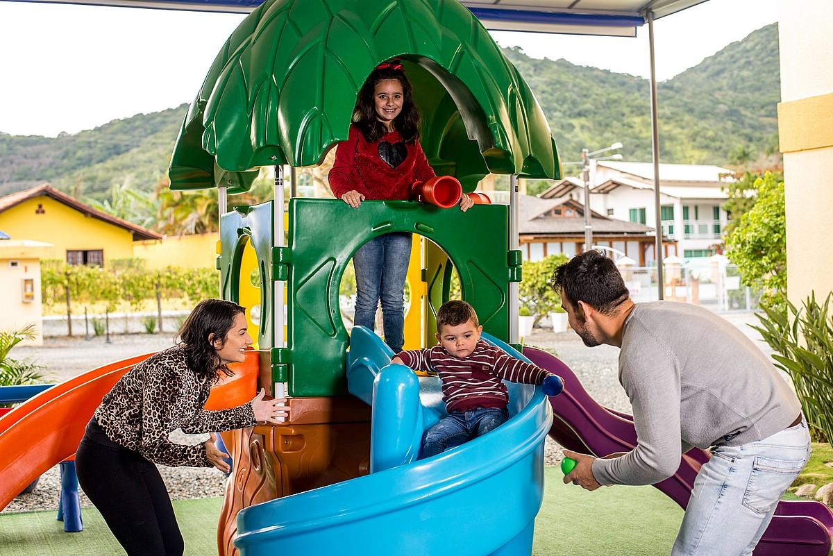 image-housing-carousel