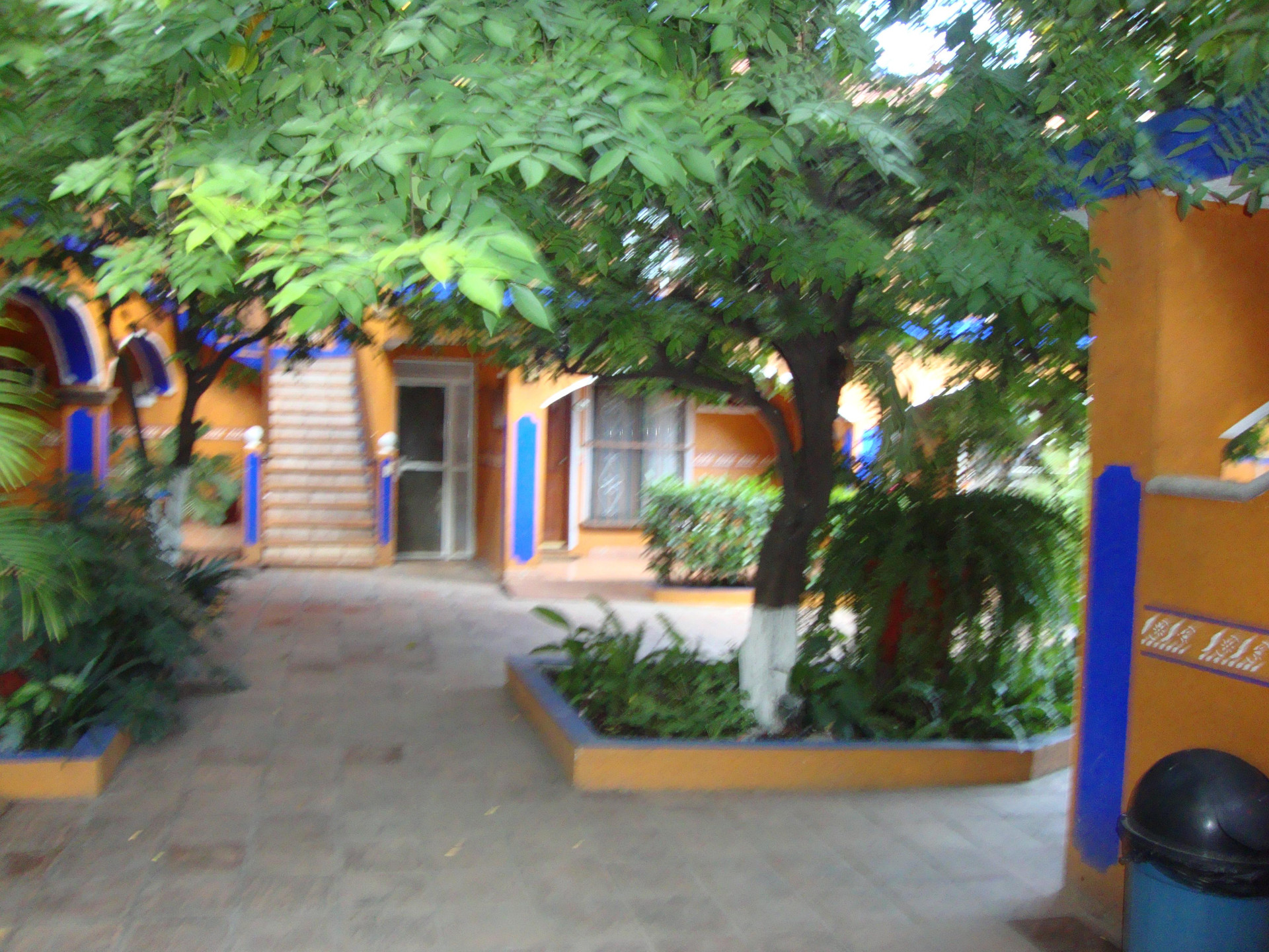 image-housing-carousel