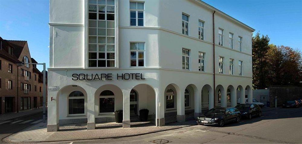 Square hotel image