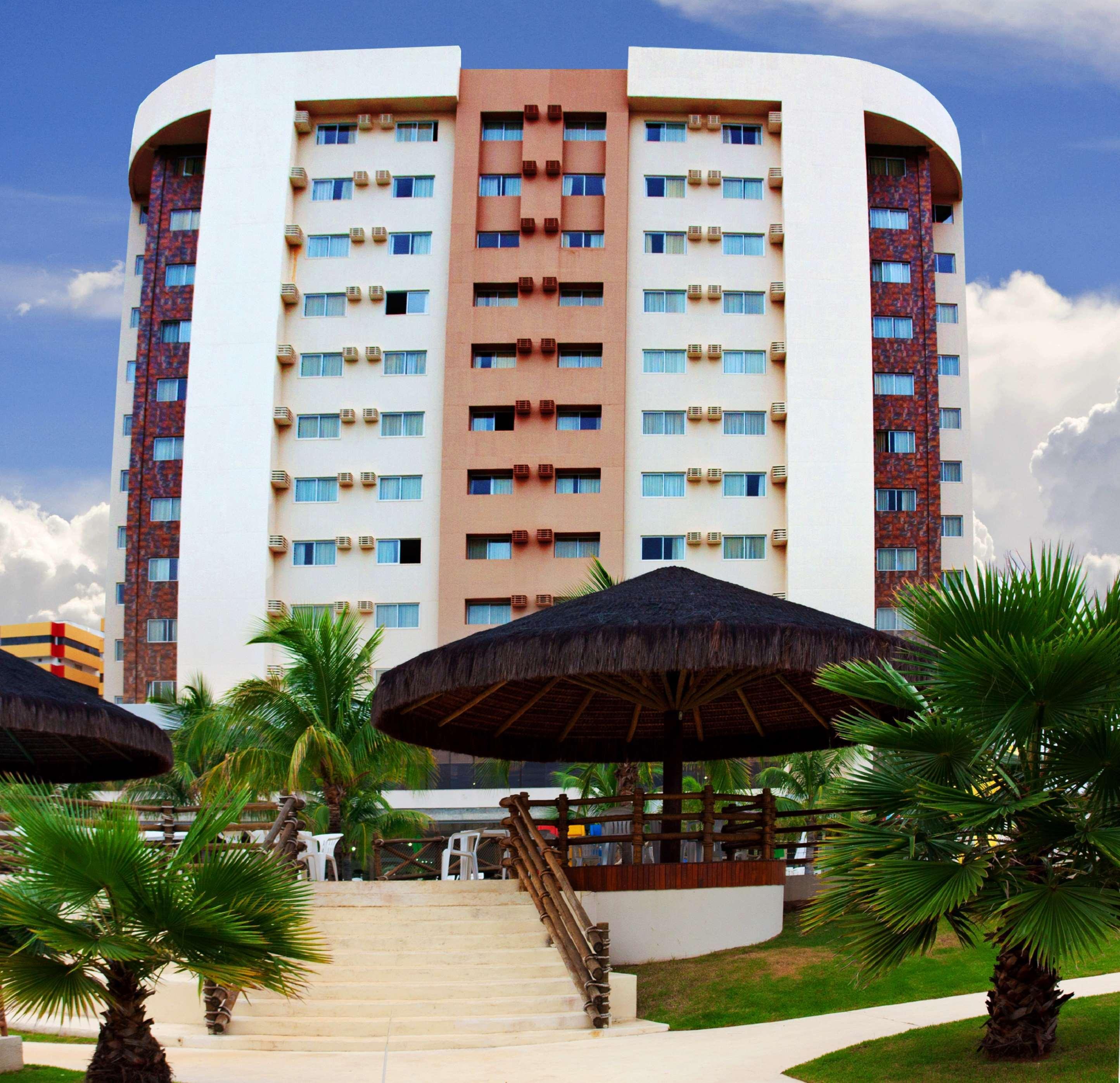 image-housing-carousel