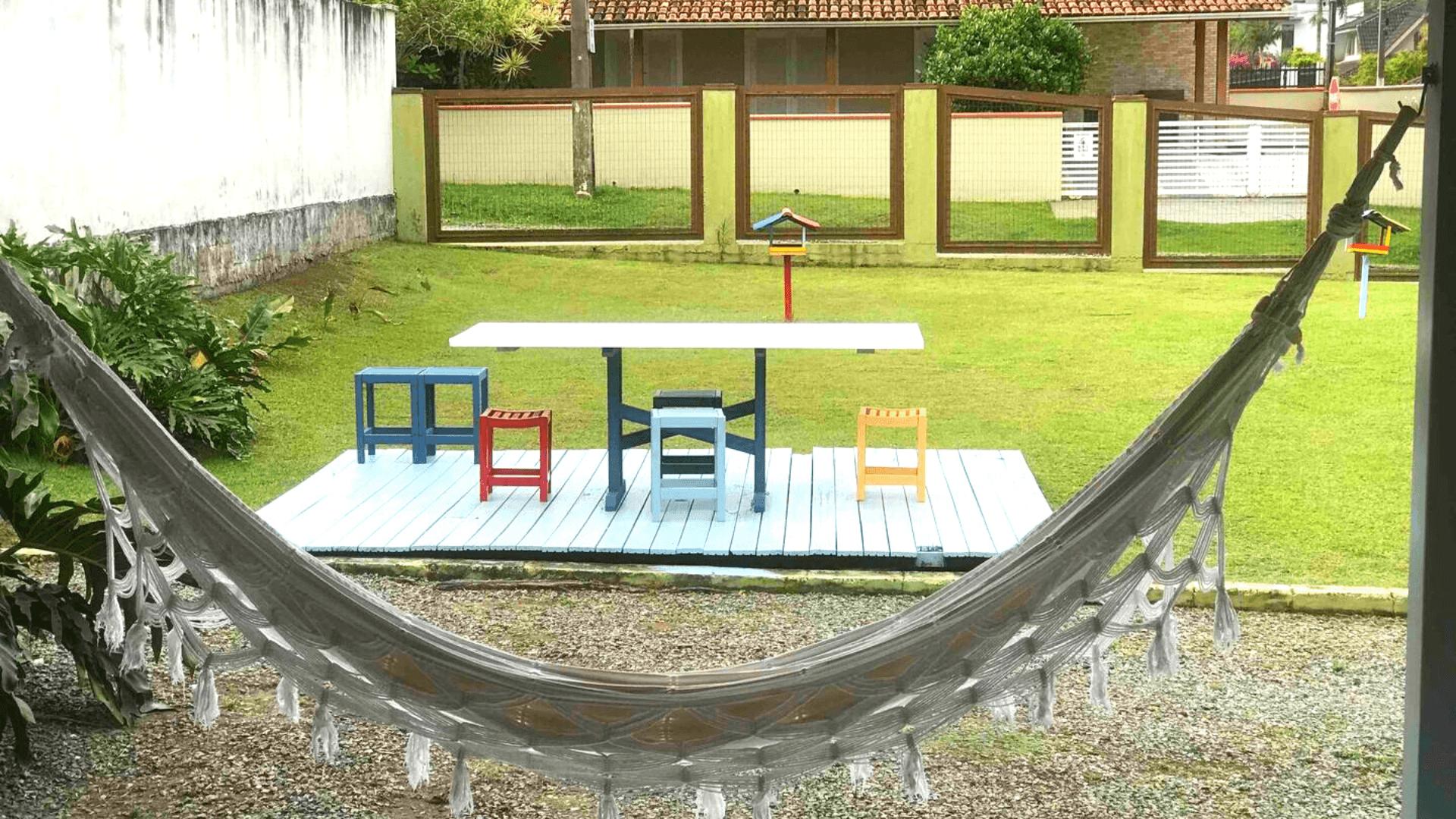 image-housing-carousel