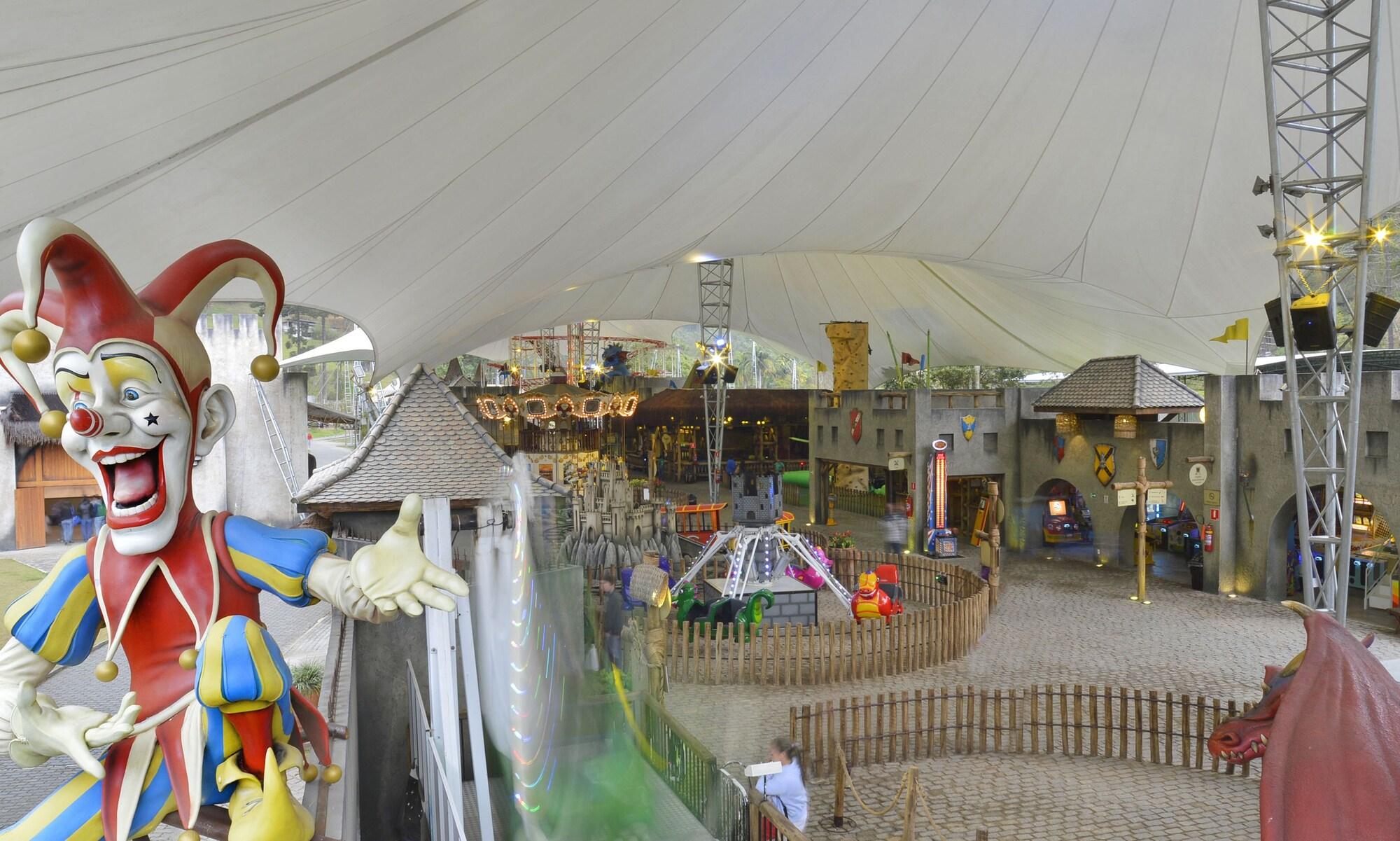 image-housing-carousel
