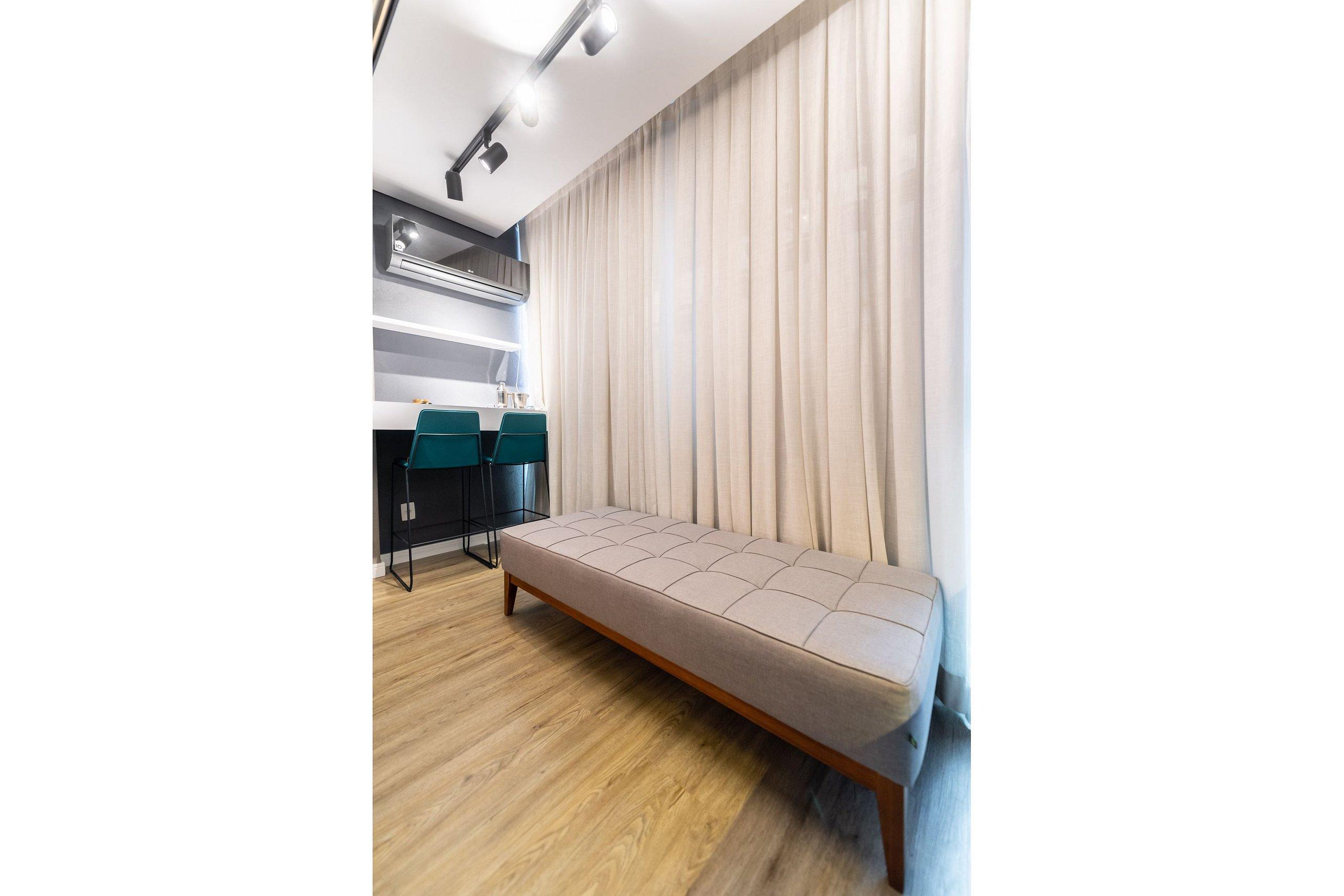 image-housing-carousel