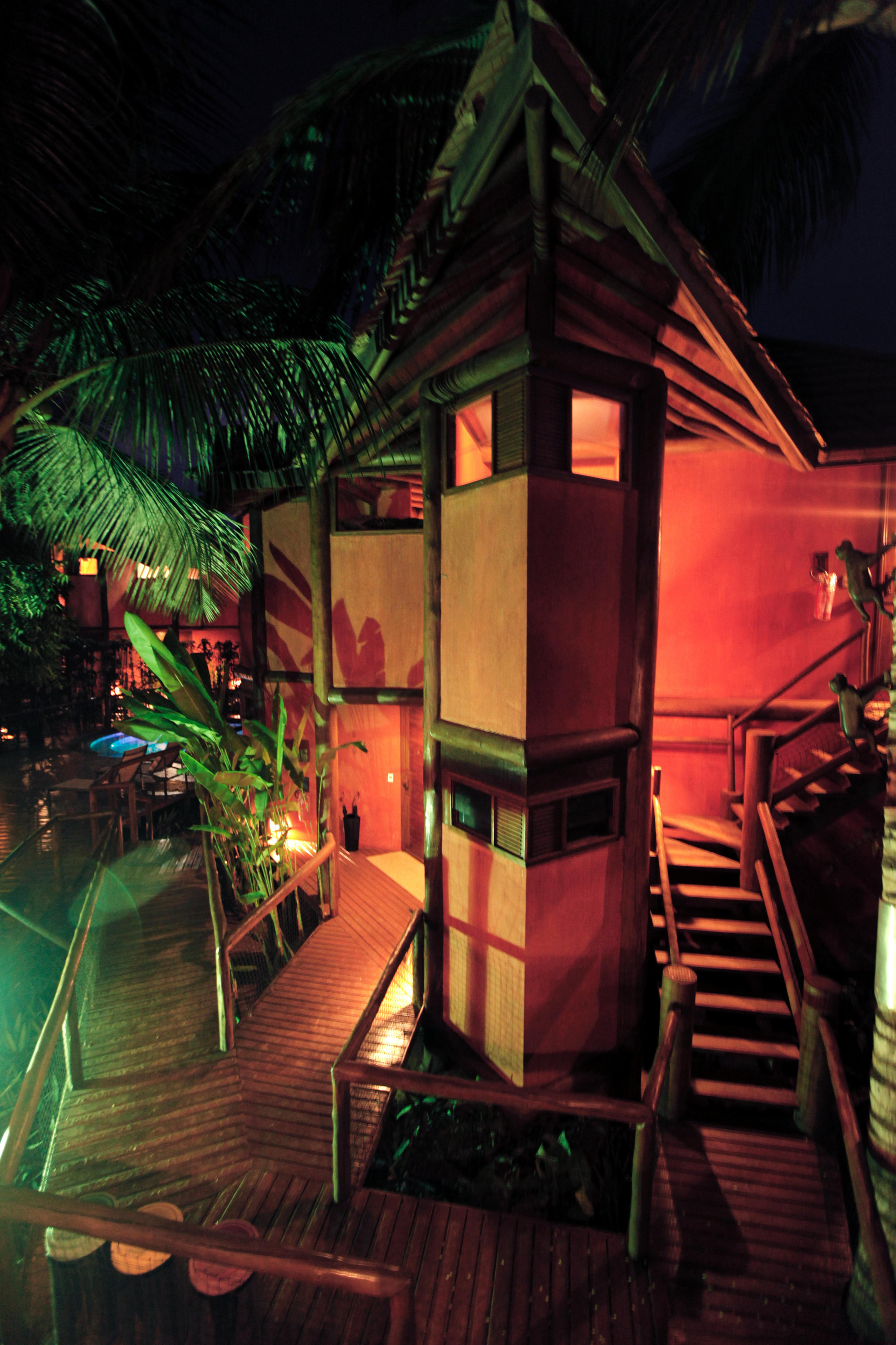 image-housing-carousel