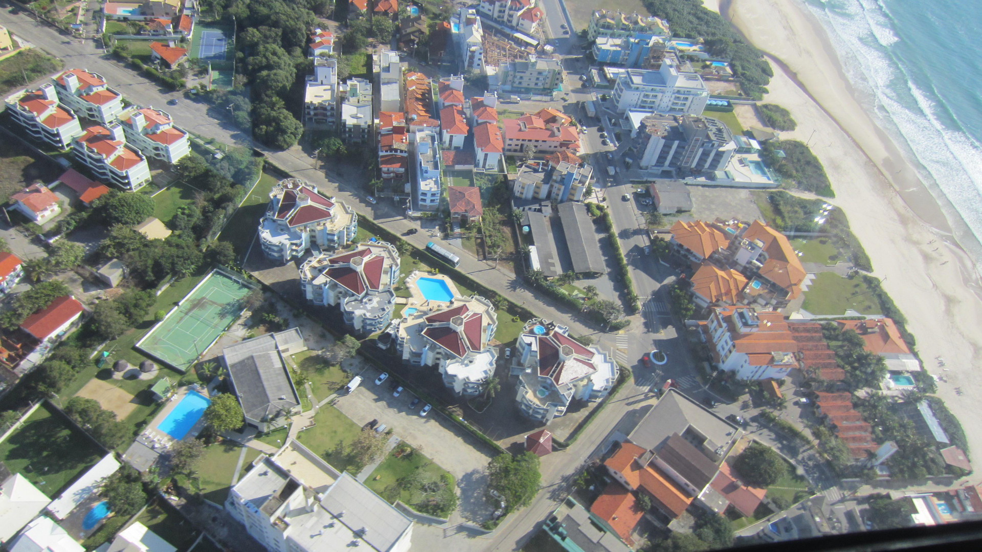 image-housing-carousel