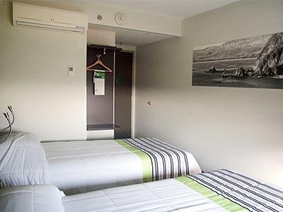 image-housing-carousel