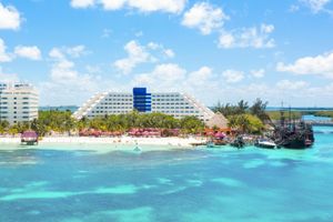 Hoteles en Cancún con Parque Acuático