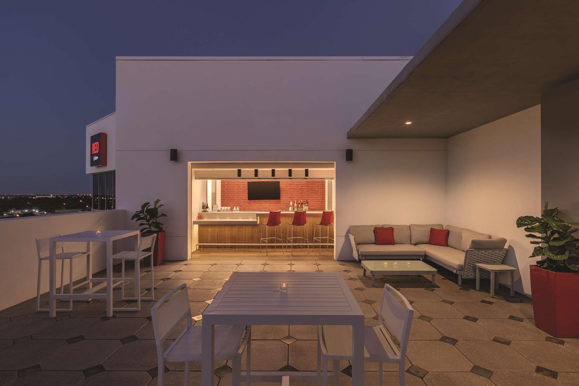 image-housing-carousel