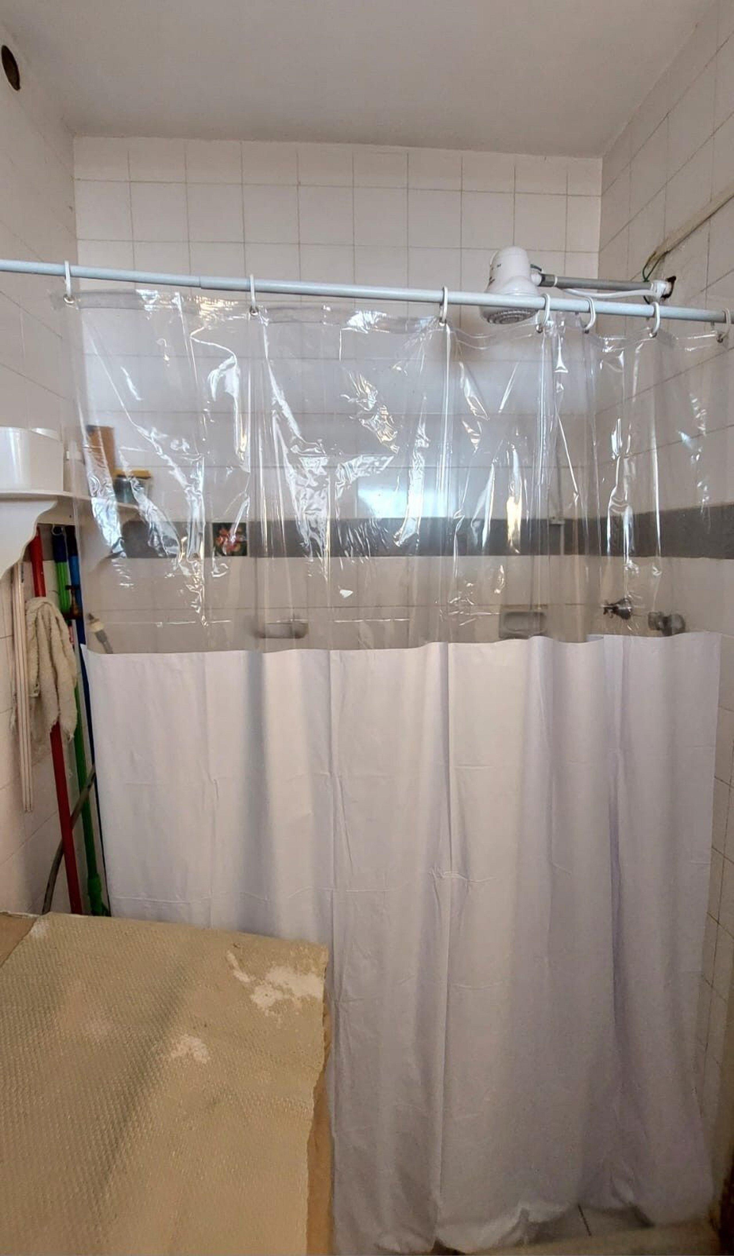 image-housing-carousel