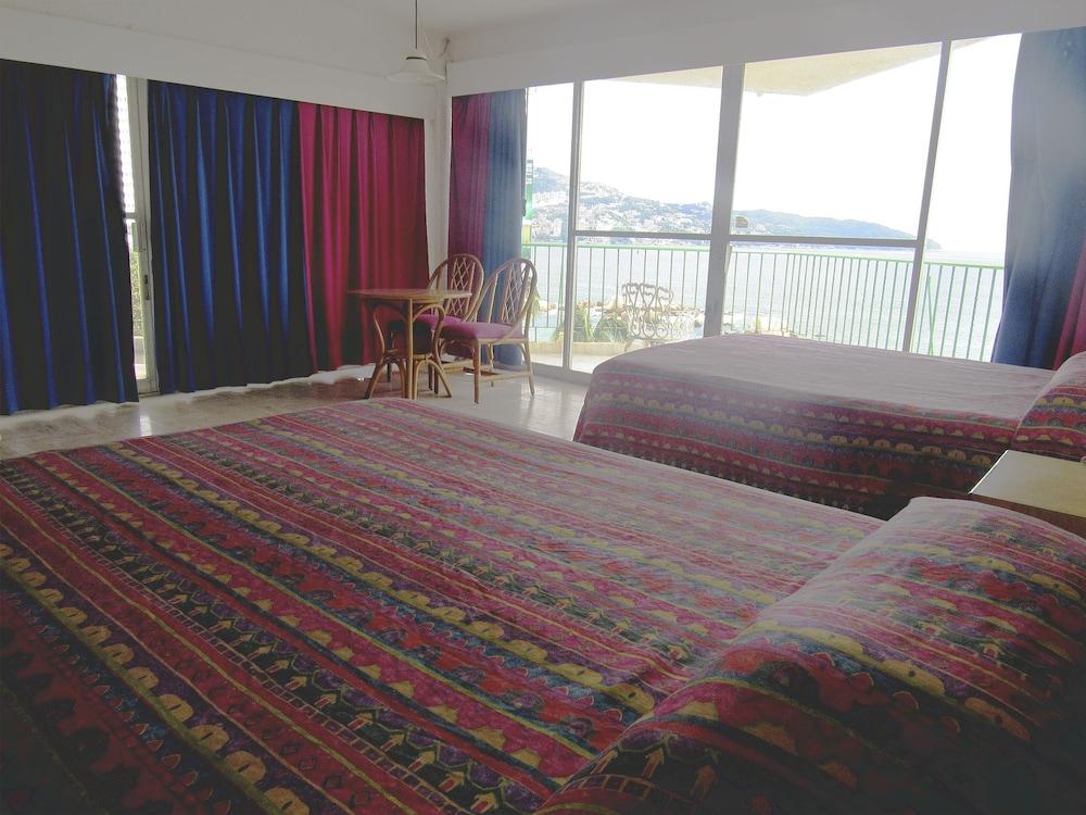 image-housing-carousel