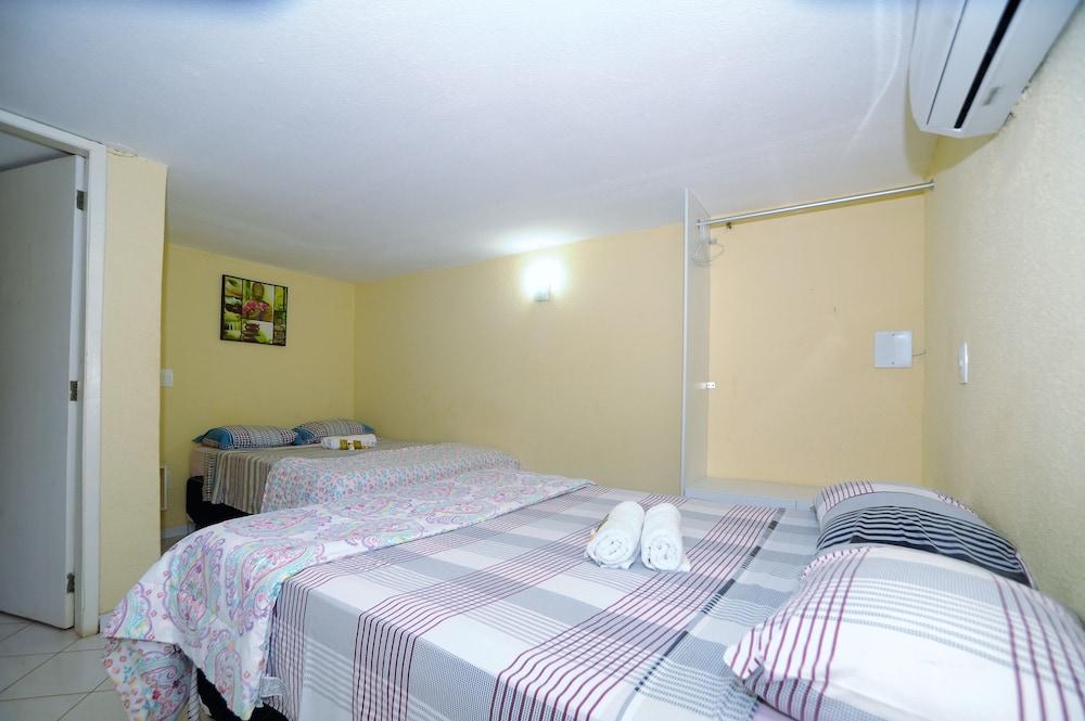 image-housing-carousel