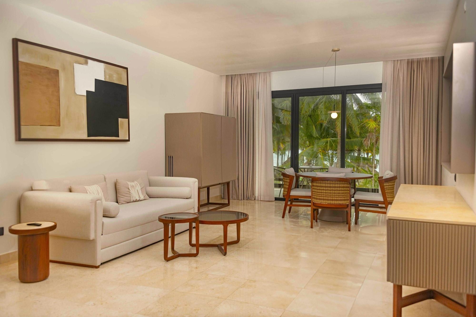 Family Selection Suite Beachfront