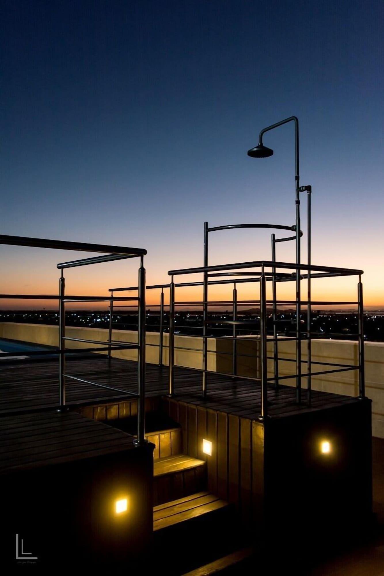 image-housing-carousel