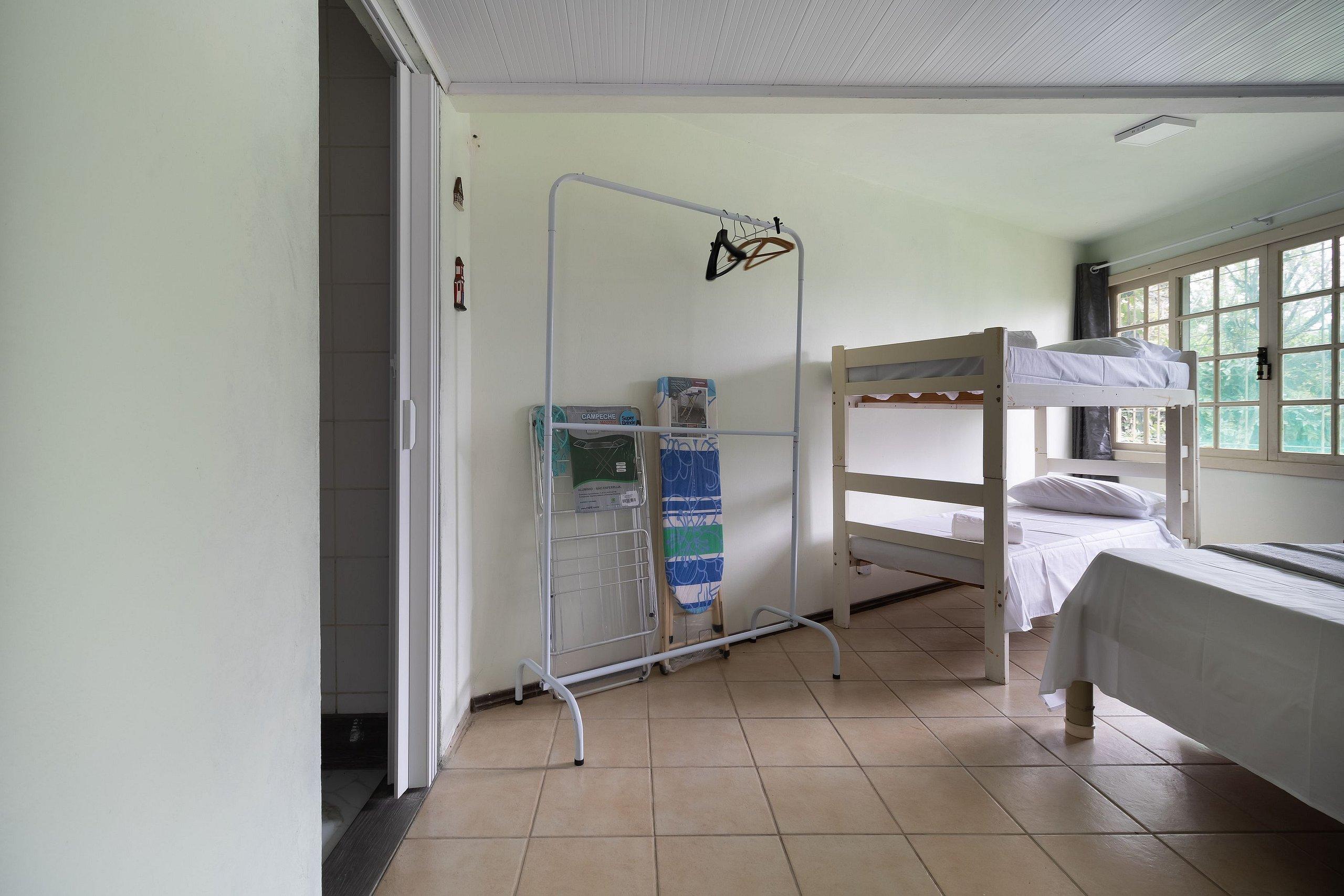 image-housing-carousel