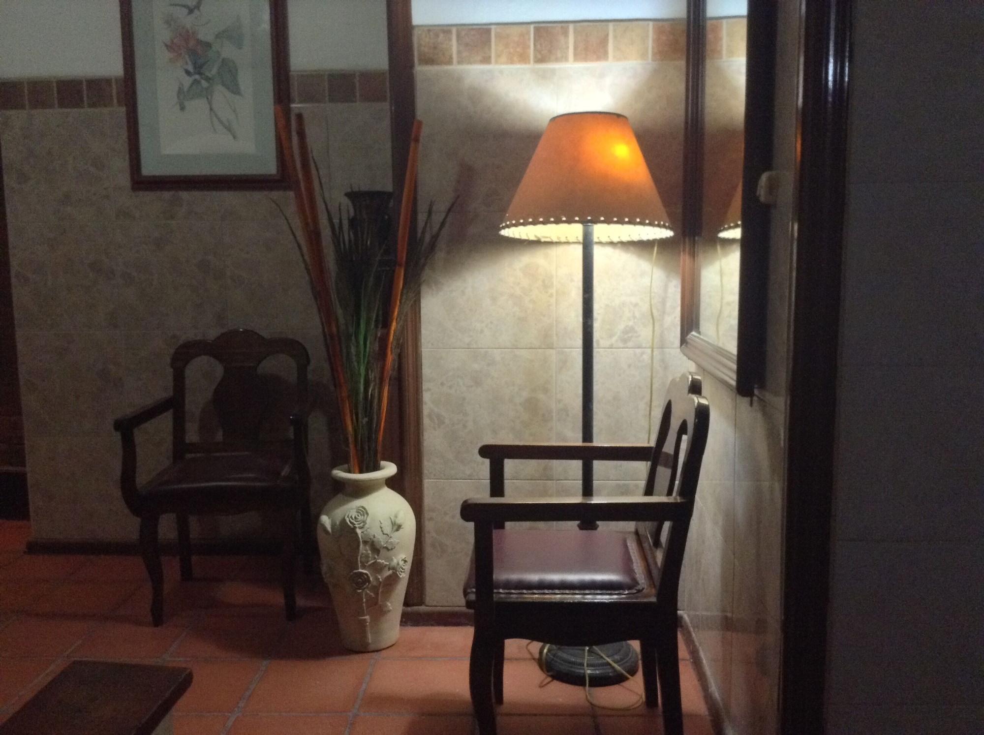 image-housing-carousel