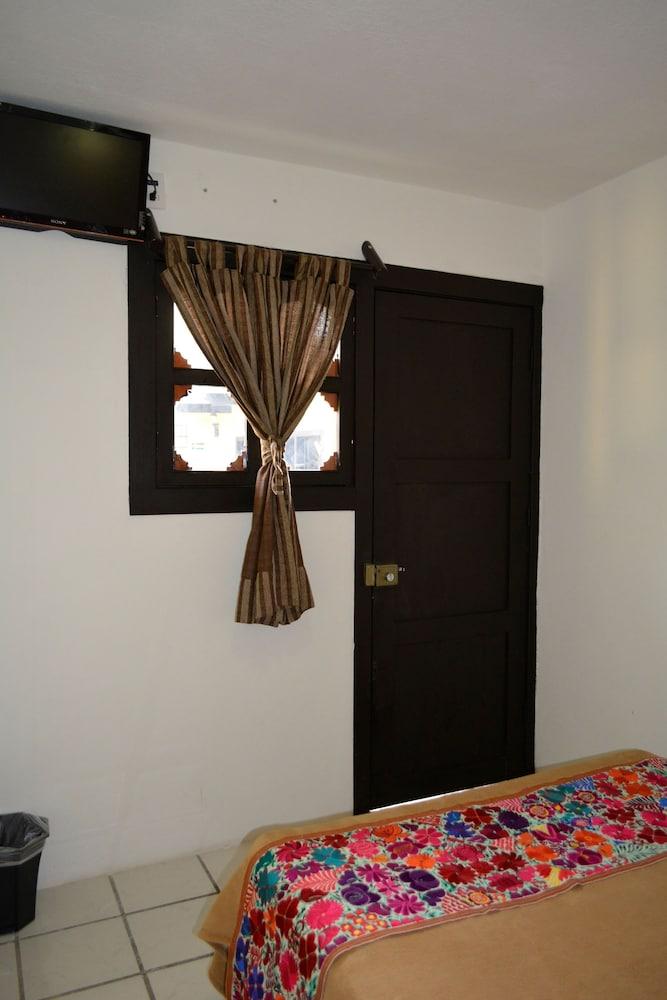 image-housing-carousel