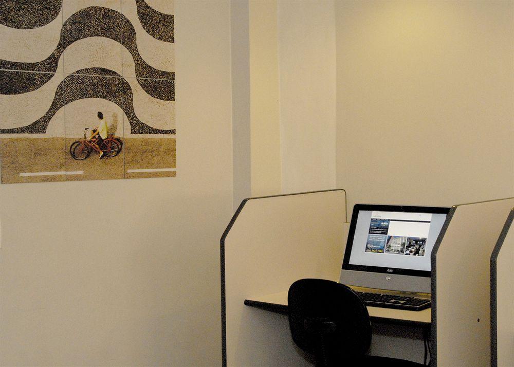 image-housing-carousel