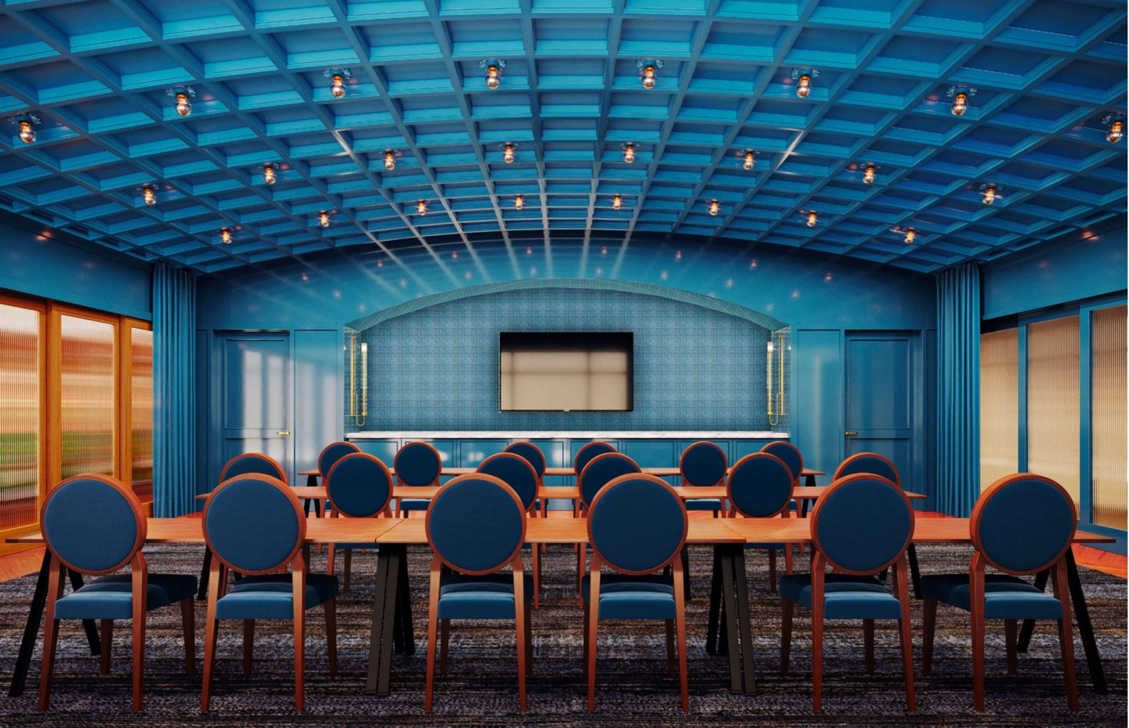 image-housing-carousel