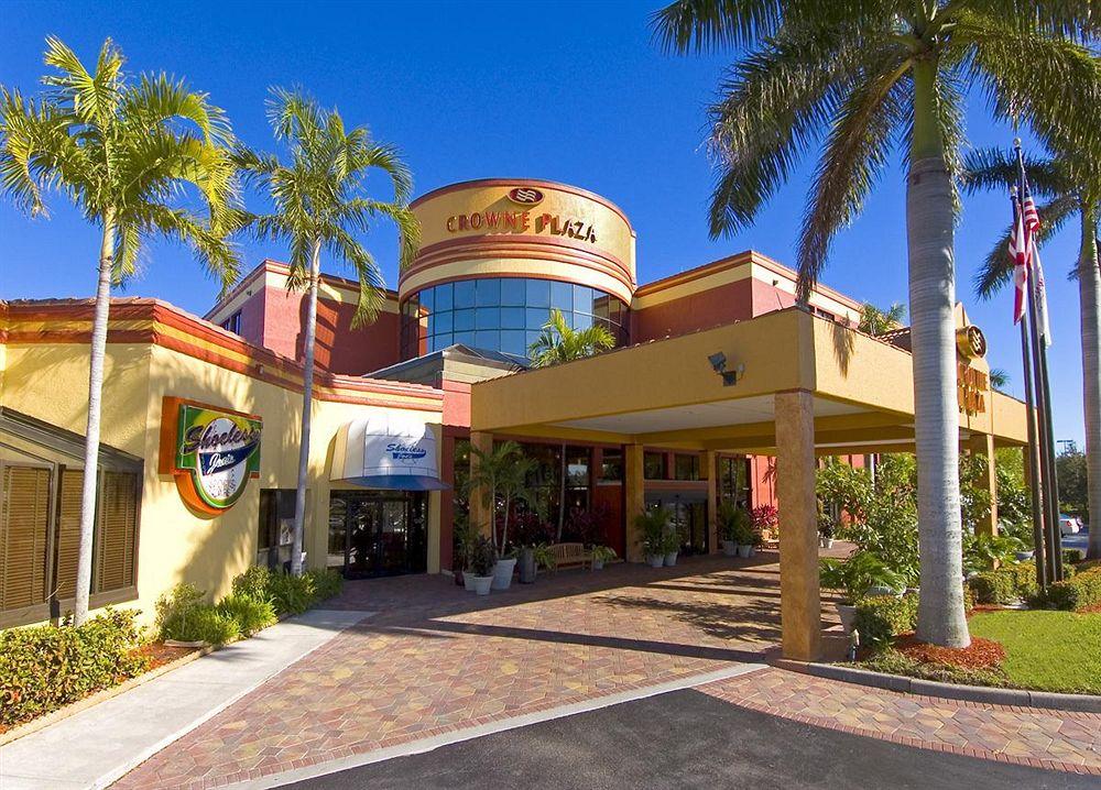 DoubleTree by Hilton Fort Myers at Bell Tower Shops image