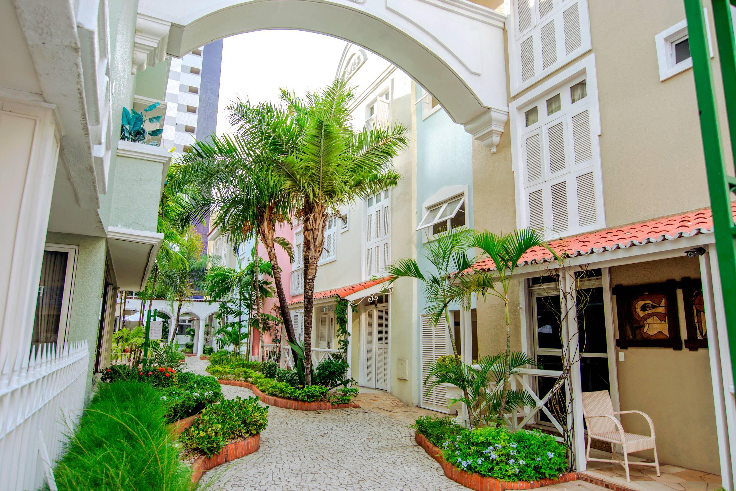 image-housing-carousel