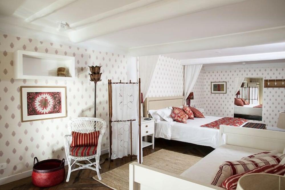 image-housing-carousel