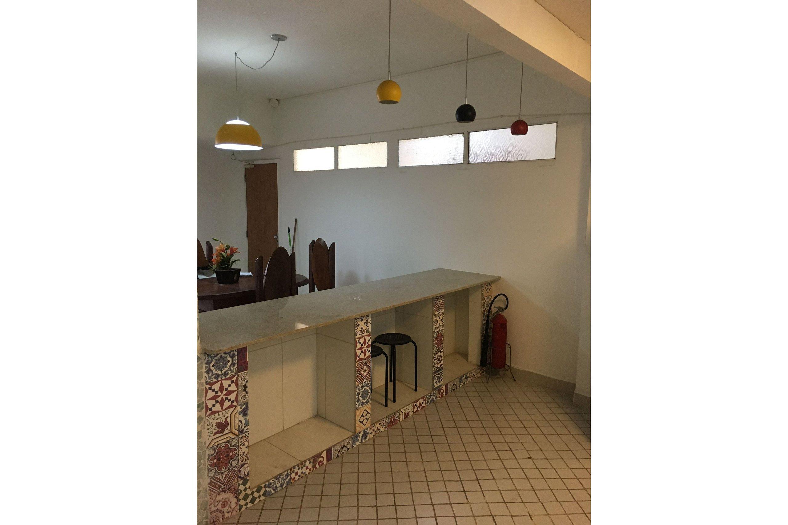 image-housing-carousel