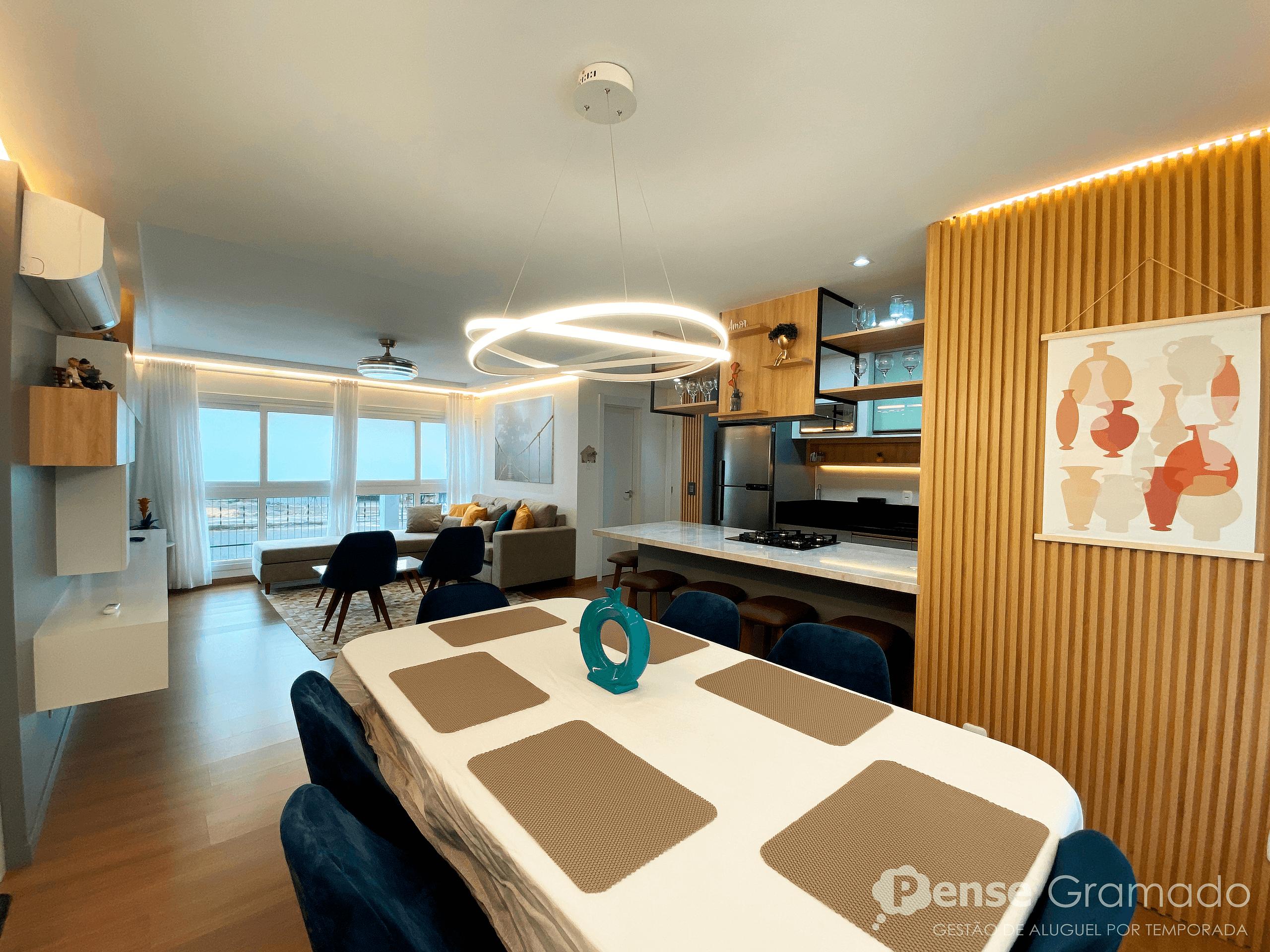 image-housing-carousel