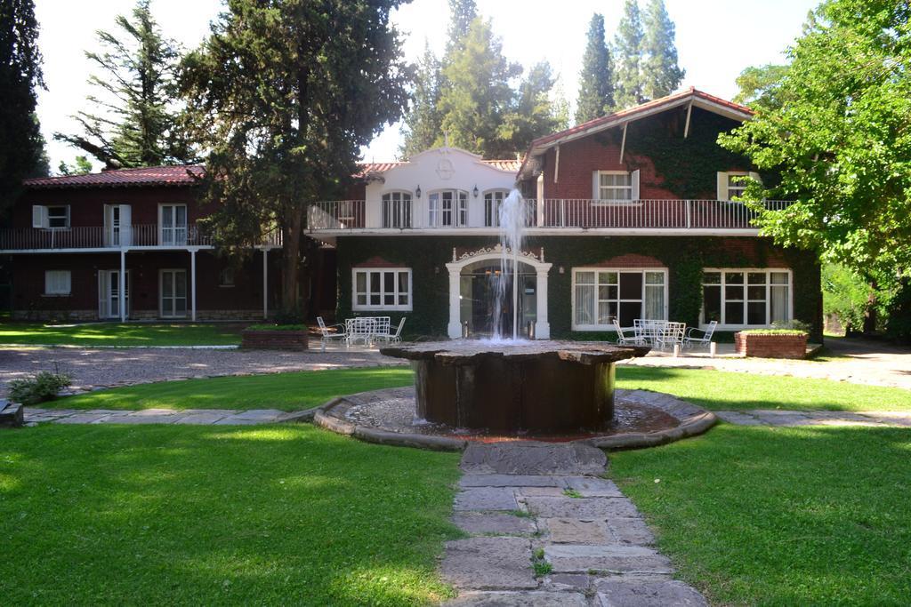 image-housing-carousel