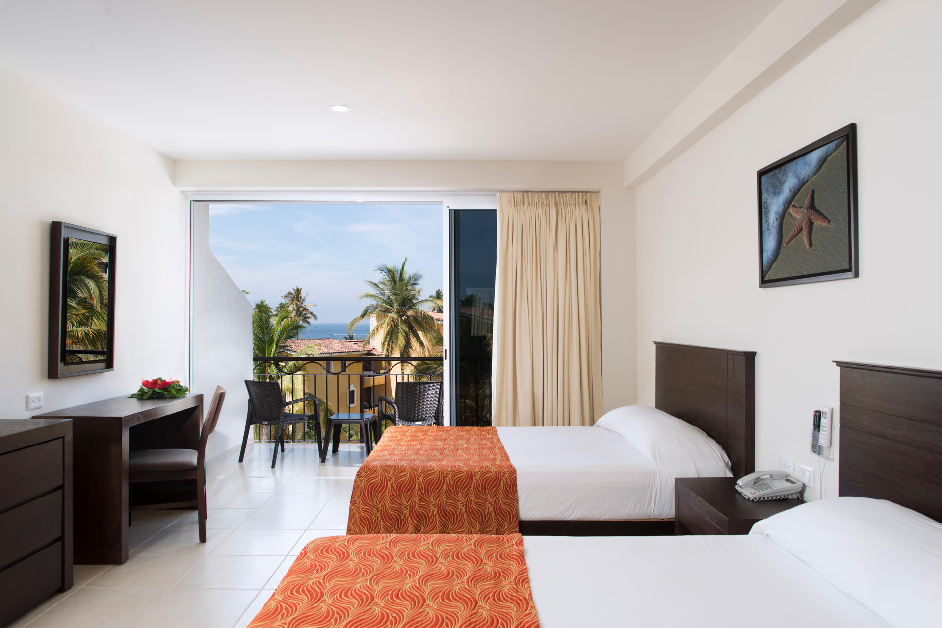 Habitación de Lujo con Vista a la Piscina