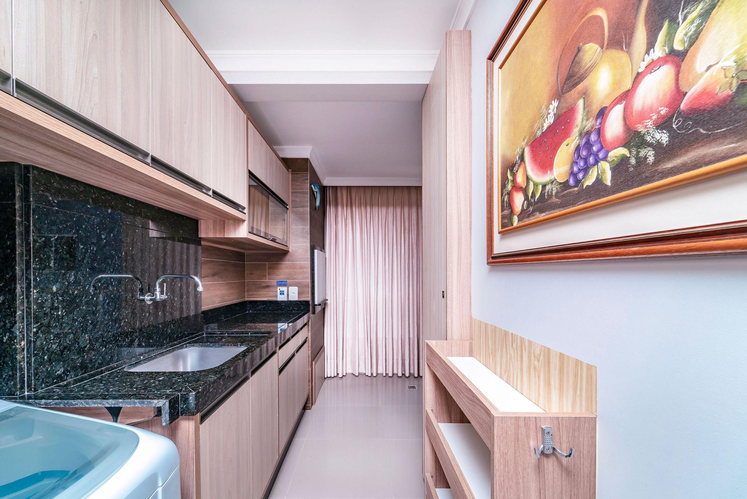 image-housing-carousel