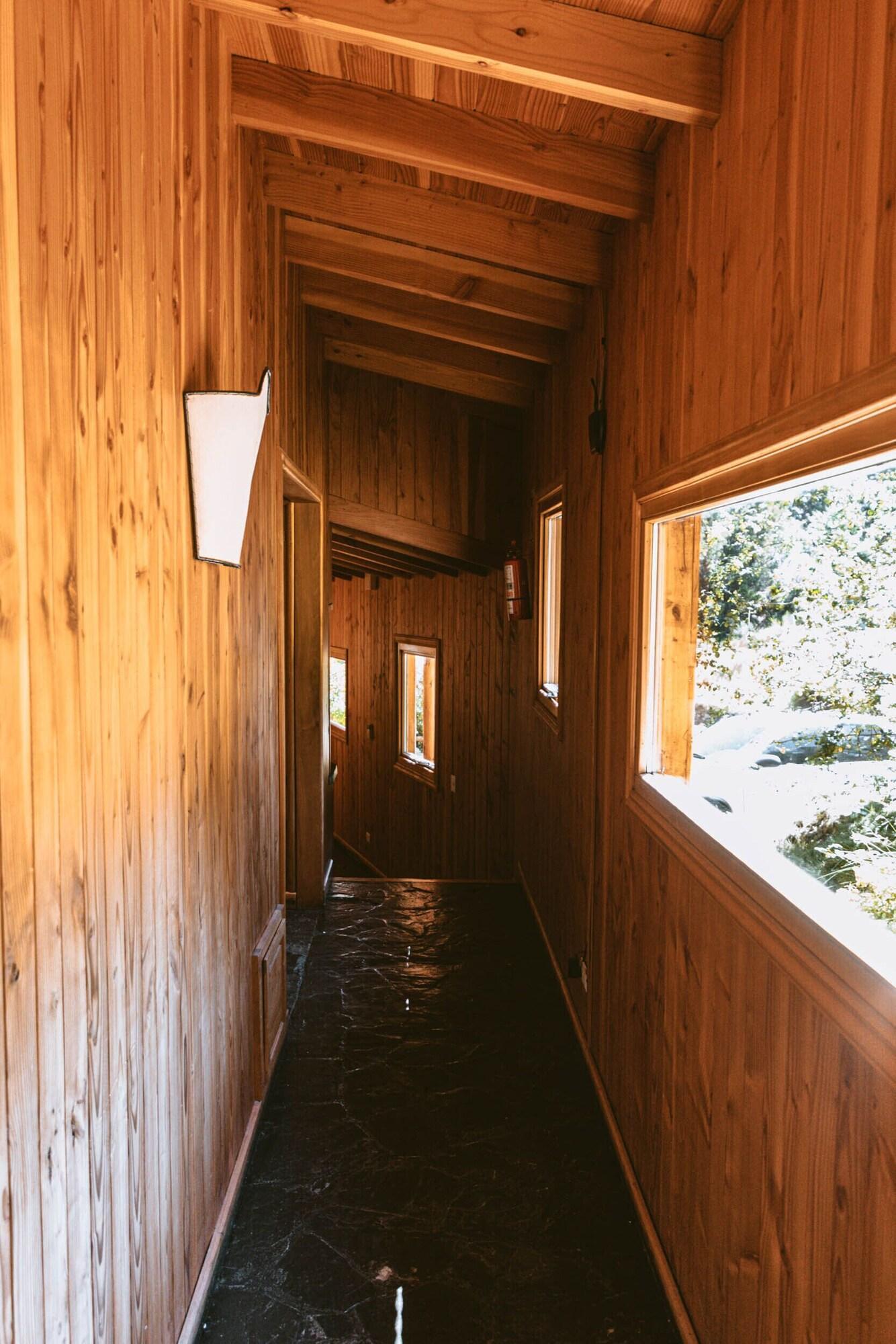 image-housing-carousel