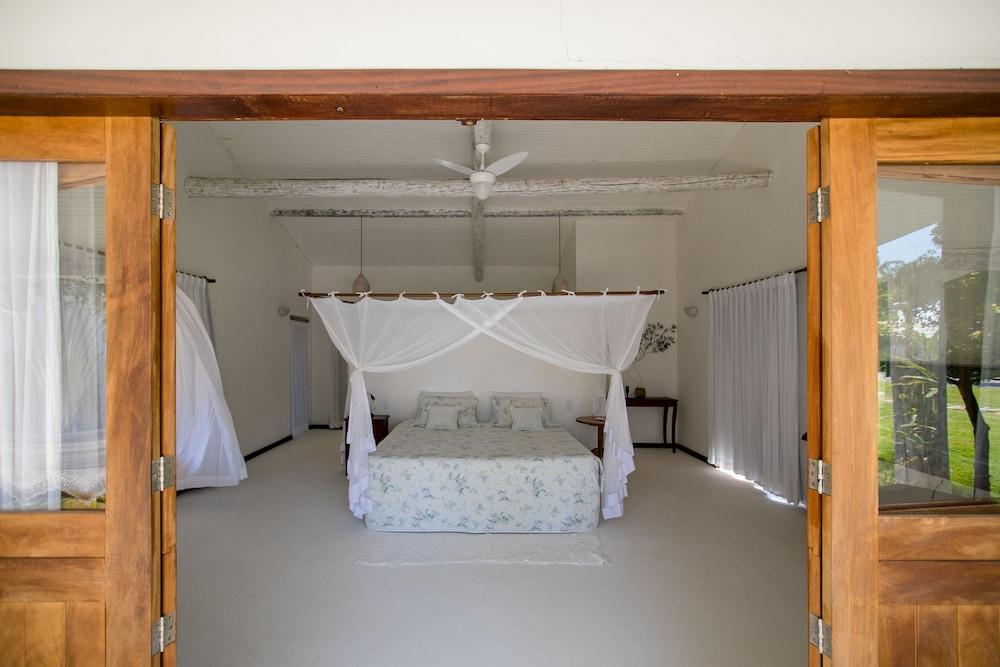 image-housing-carousel