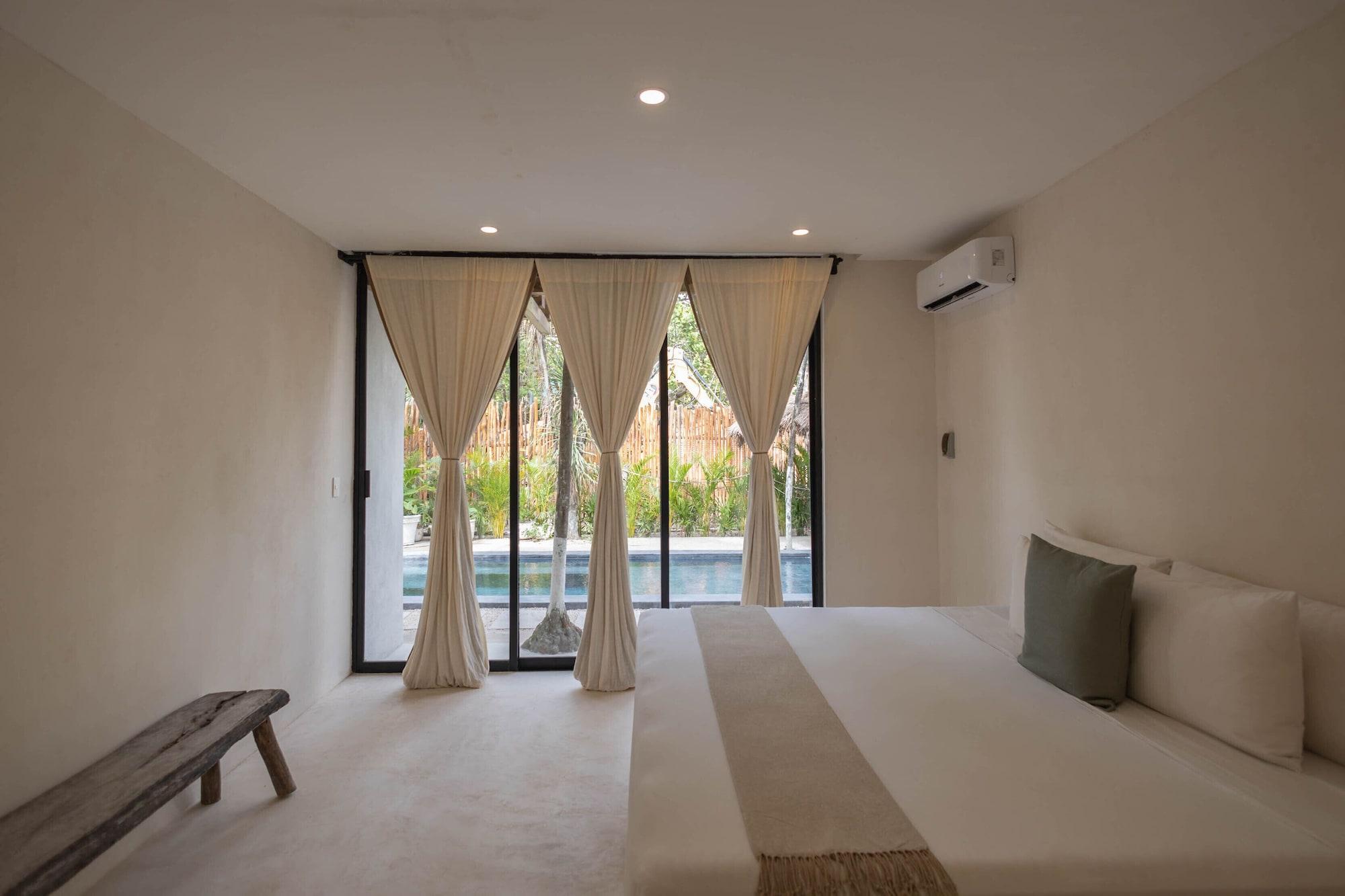 Habitación, vista a la piscina