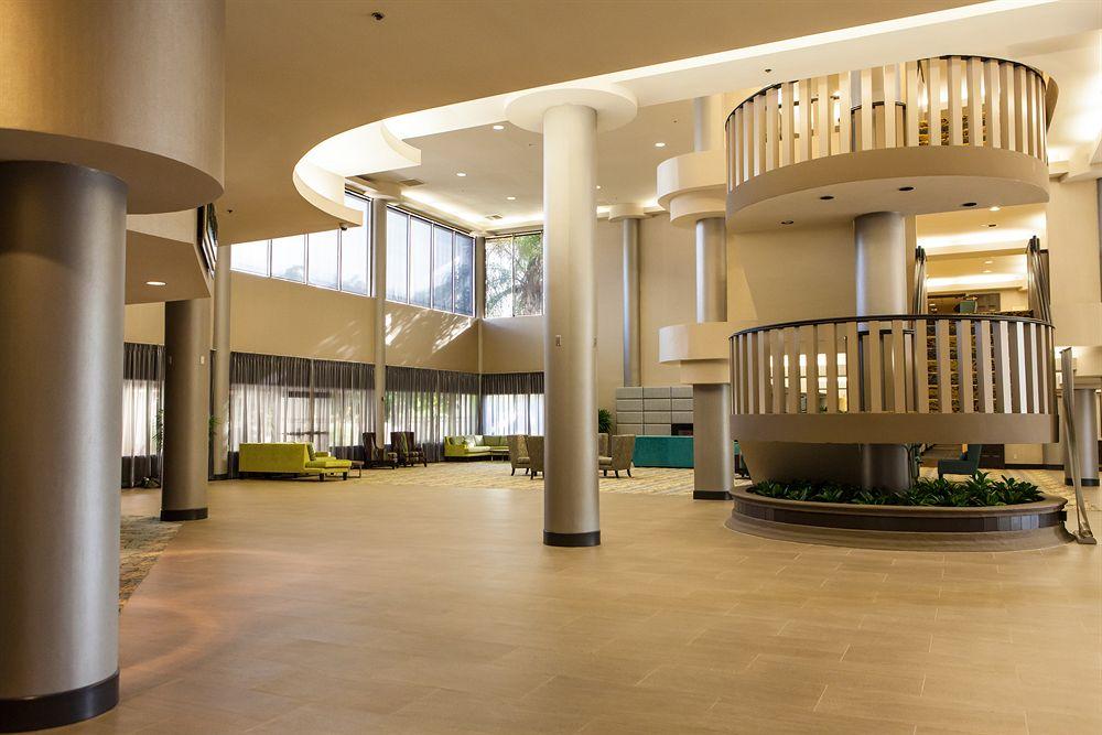 image-housing-carousel