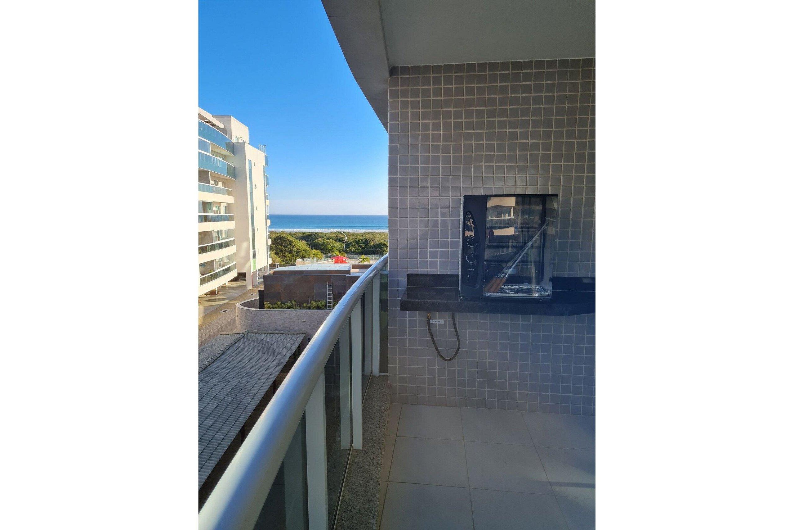 image-housing-carousel