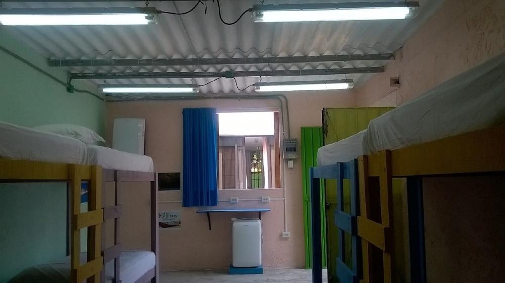 image-housing-carousel