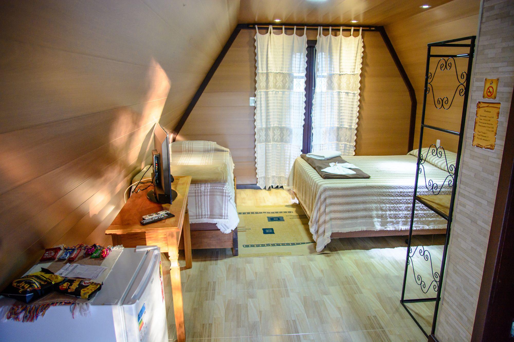 image-housing-carousel