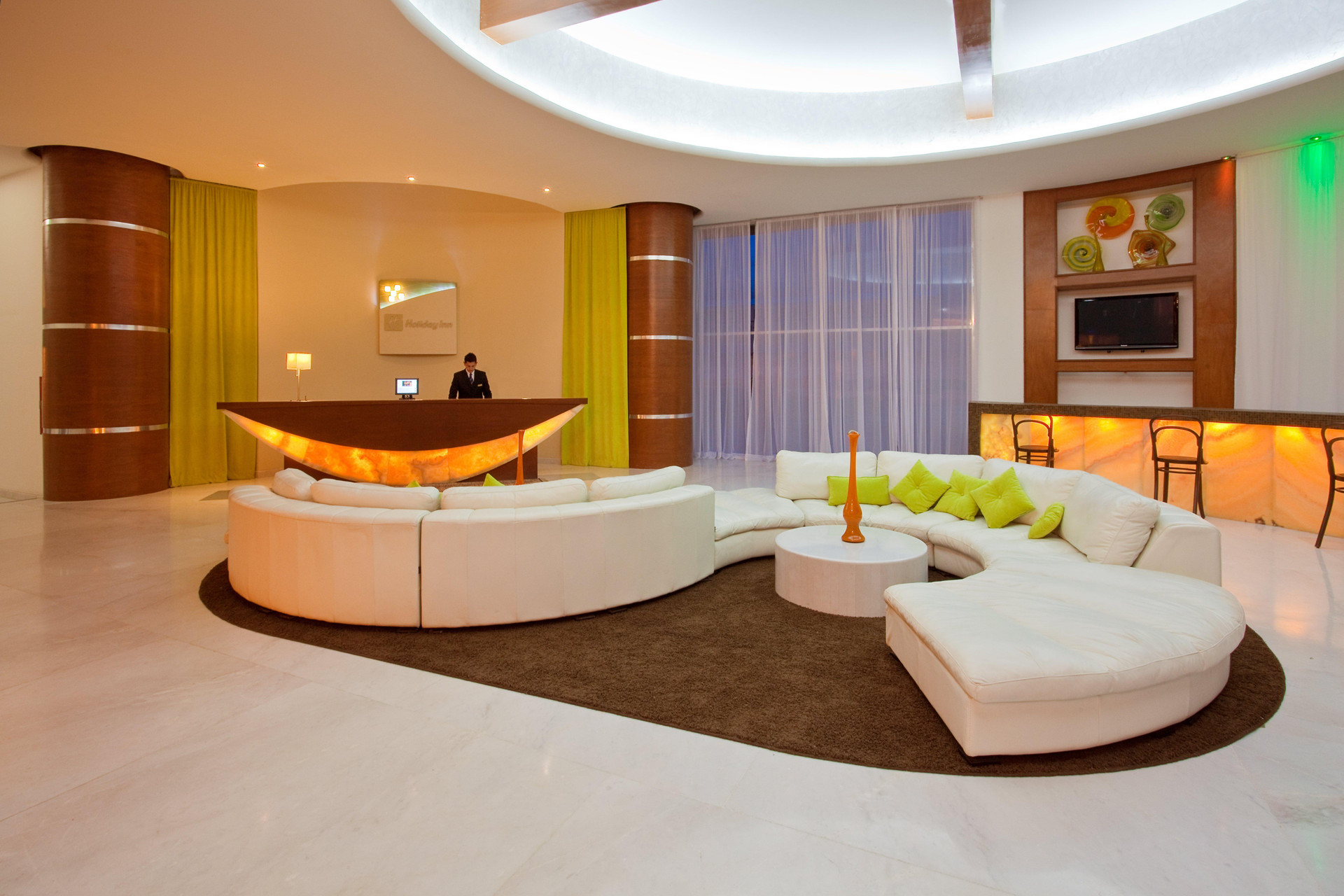 image-housing-carousel