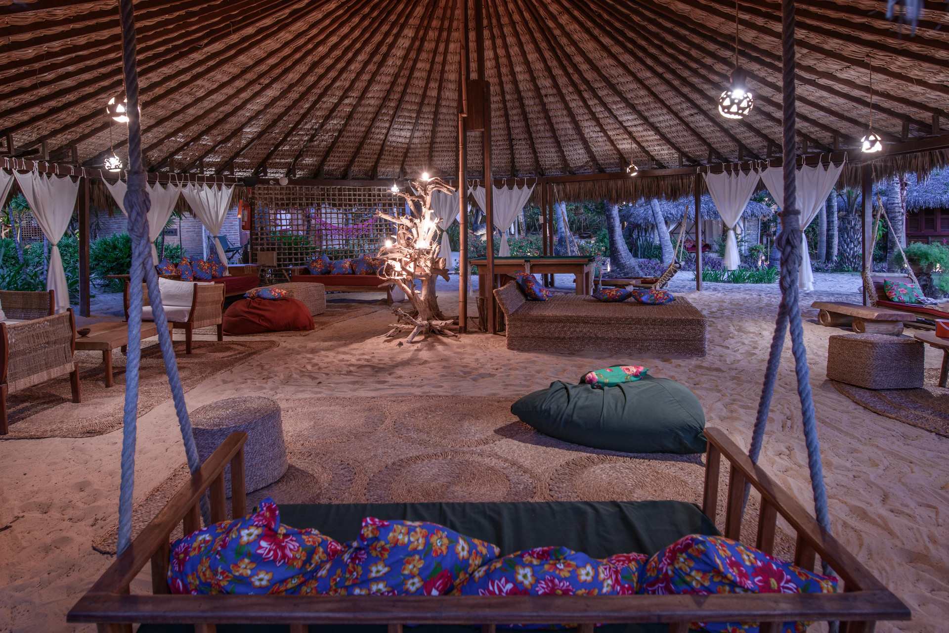 image-housing-carousel