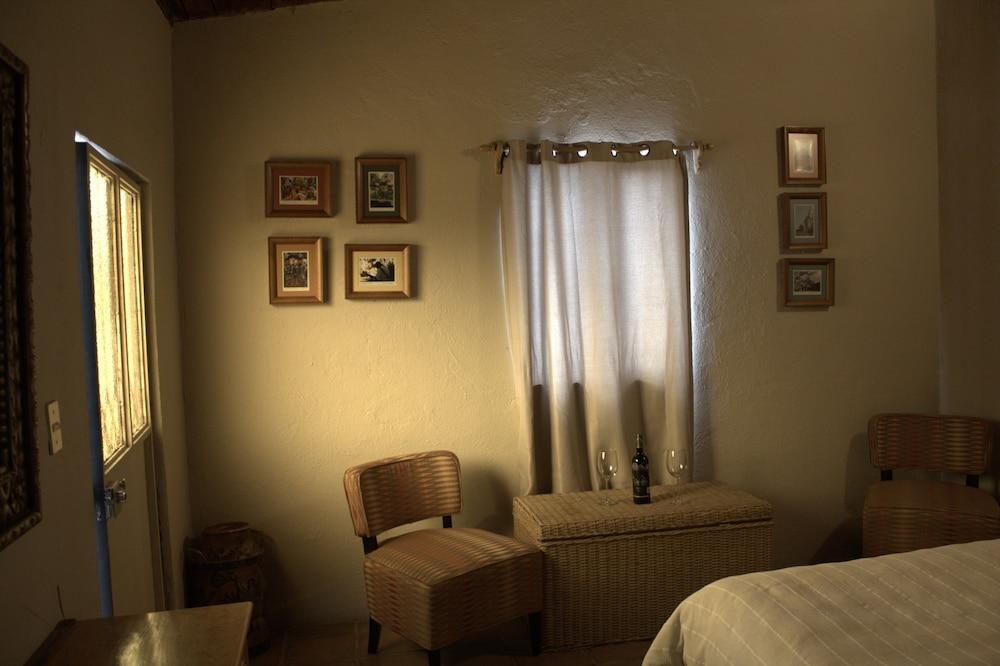 image-housing-carousel